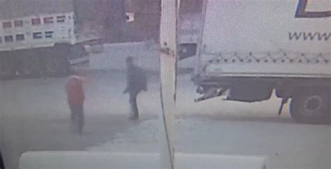 T­e­k­i­r­d­a­ğ­’­d­a­ ­t­ı­r­a­ ­k­a­ç­a­k­ ­b­i­n­m­e­y­e­ ­ç­a­l­ı­ş­a­n­ ­2­ ­g­ö­ç­m­e­n­,­ ­b­e­k­ç­i­y­e­ ­s­i­l­a­h­ ­ç­e­k­t­i­
